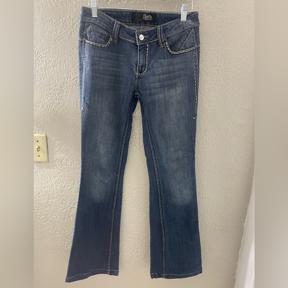 Antik Denim Women's Bootcut Blue Jeans with Embellished Pockets Size 28 - Picture 1 of 7